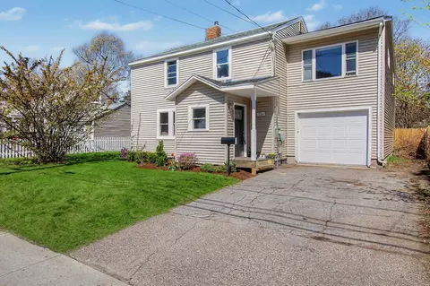 116 Woodbury Rd, Burlington, VT 05401