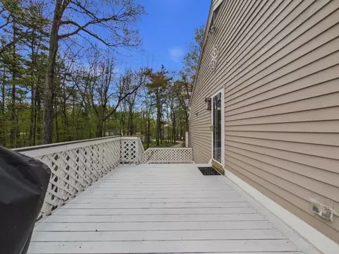 Exterior - 6 Maple St, Windham, NH 03087 photo 6 of 7