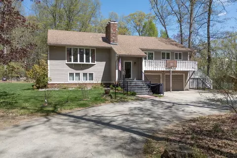 6 Maple St, Windham, NH 03087
