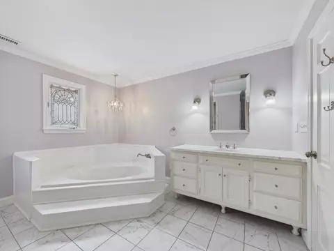 Bath - 6 Maple St, Windham, NH 03087 photo 2 of 3