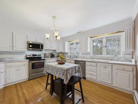 Kitchen - 6 Maple St, Windham, NH 03087 photo 1 of 2