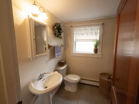 Bath - 5506 St George Rd, Williston, VT 05495 photo 1 of 2