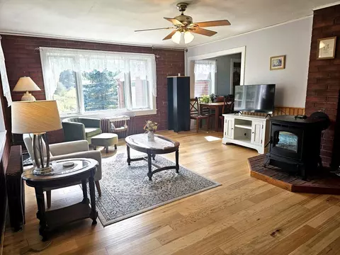 Living - 5506 St George Rd, Williston, VT 05495 photo 4 of 7