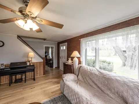 Living - 5506 St George Rd, Williston, VT 05495 photo 2 of 5