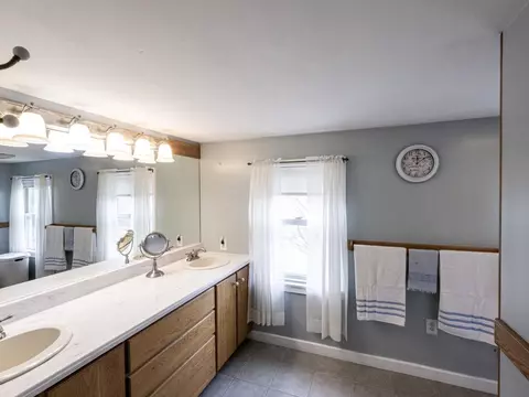Bath - 5506 St George Rd, Williston, VT 05495 photo 2 of 2