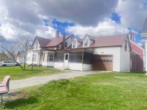 22 Church St, Burke, VT 05871