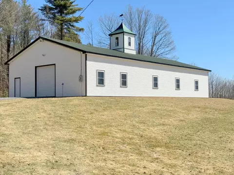 Exterior - 352 Maple Hill Rd, Newbury, VT 05051 photo 4 of 27