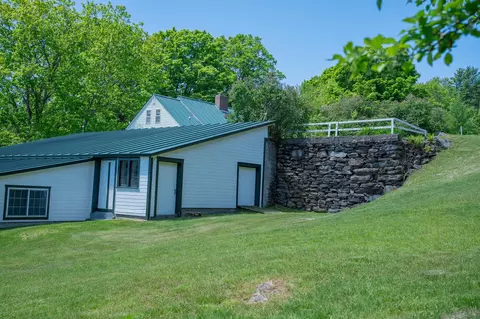 Exterior - 352 Maple Hill Rd, Newbury, VT 05051 photo 11 of 15
