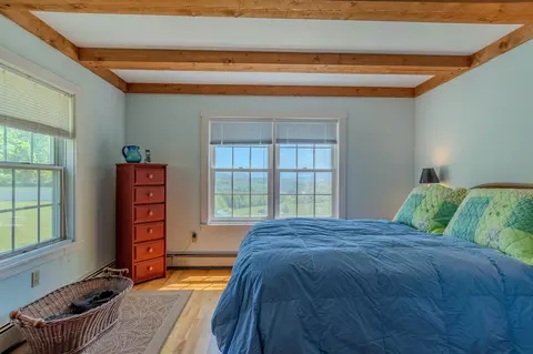 Bedroom - 352 Maple Hill Rd, Newbury, VT 05051 photo 4 of 8