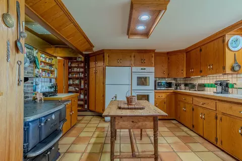 Kitchen - 352 Maple Hill Rd, Newbury, VT 05051 photo 6 of 7