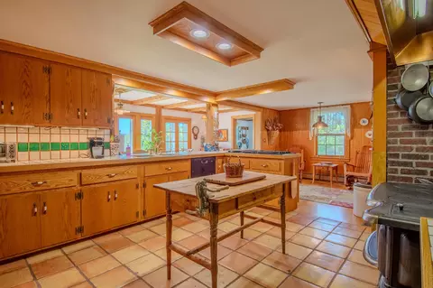 Kitchen - 352 Maple Hill Rd, Newbury, VT 05051 photo 5 of 7