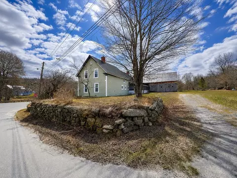 11 N Ridge Rd, Burke, VT 05871