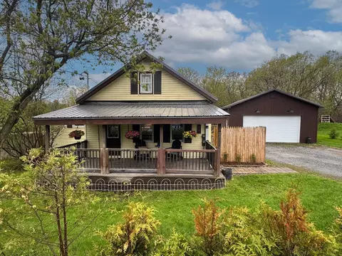 38 Fletcher Rd, Fairfax, VT 05454
