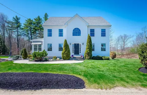 34 Coles Pond Rd, Somersworth, NH 03878