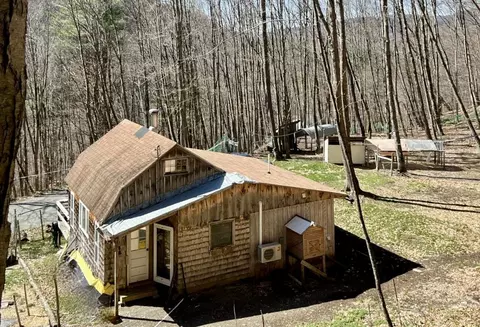 307 South St, Middletown Springs, VT 05757