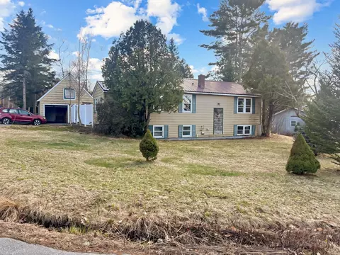 24 Morrison Hill Dr, Littleton, NH 03561