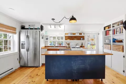 Kitchen - 338 Stage Rd, Nottingham, NH 03290 photo 2 of 5
