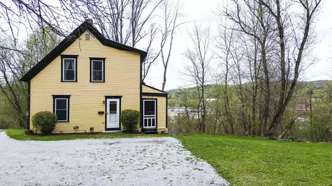20 Bassett St, Barre, VT 05641