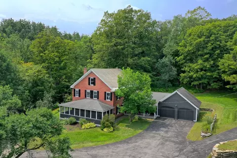 76 Goldthwaite Rd, Chester, VT 05143