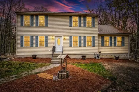 84 Horizon Ln, Candia, NH 03034