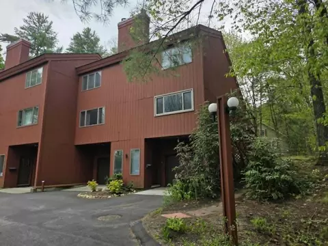 9 Evergreen Ln, Brattleboro, VT 05301