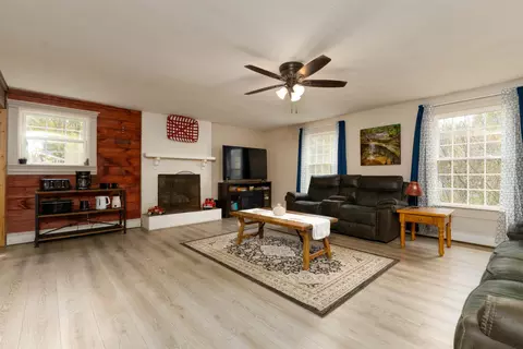 3 Snowshoe Hill Rd, Claremont, NH 03743
