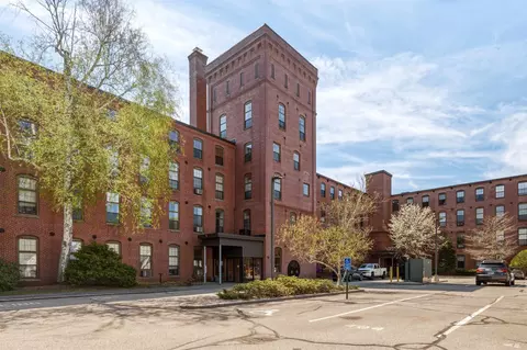 156 Front St #206, Exeter, NH 03833