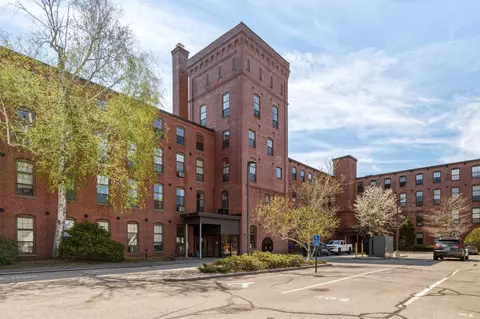 156 Front St #206, Exeter, NH 03833