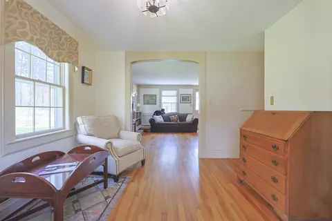 Entry Way - 95 Kingston Rd, Exeter, NH 03833 photo 2 of 4