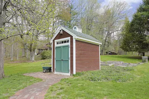 Exterior - 95 Kingston Rd, Exeter, NH 03833 photo 6 of 16