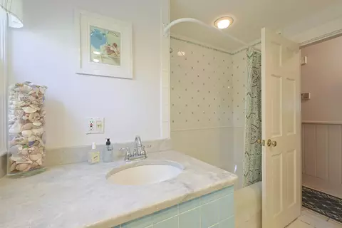 Bath - 95 Kingston Rd, Exeter, NH 03833 photo 1 of 4