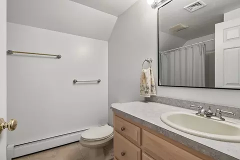 Bath - 9 Homestead Ln, Brentwood, NH 03833 photo 5 of 5