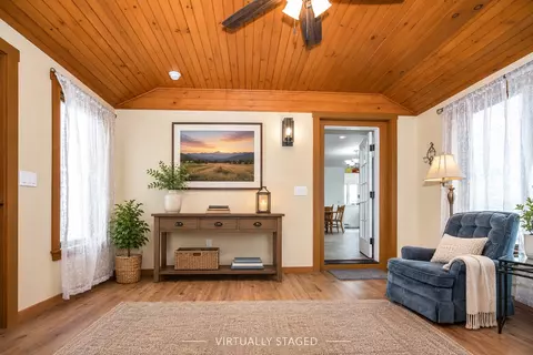 Entry Way - 194 S Bingham St, Cornwall, VT 05753 photo 4 of 8