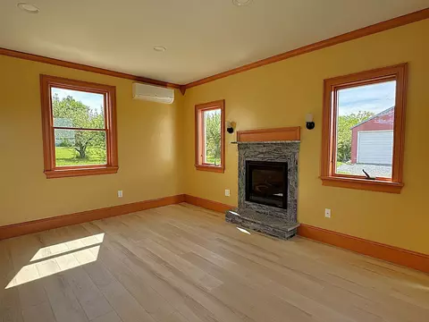 Living - 194 S Bingham St, Cornwall, VT 05753 photo 4 of 6