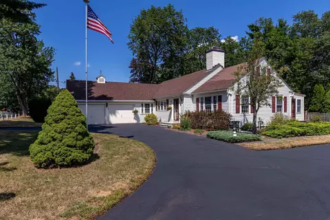 1391 Old North Main St, Laconia, NH 03246
