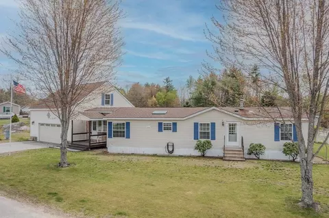 198 Spruce Dr, Farmington, NH 03835
