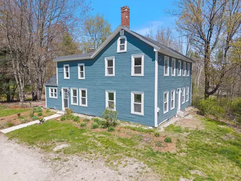 102 Mountain Rd, Goffstown, NH 03045