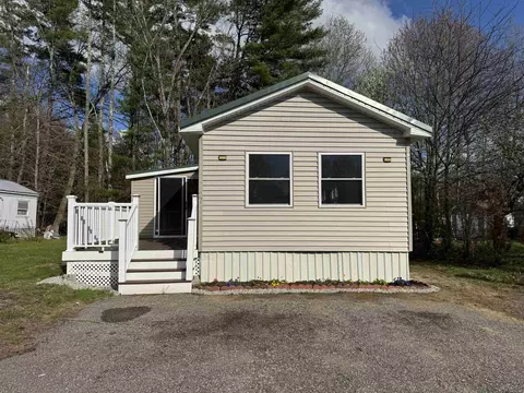 27 Mavis Ave, Rochester, NH 03867