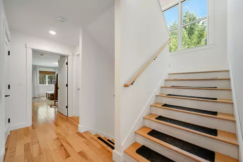 Entry Way - 17 Winding Brook Rd, Jericho, VT 05465 photo 6 of 10