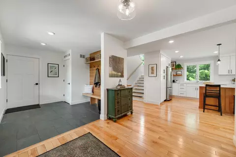 Entry Way - 17 Winding Brook Rd, Jericho, VT 05465 photo 3 of 10
