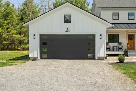 Exterior - 17 Winding Brook Rd, Jericho, VT 05465 photo 3 of 5