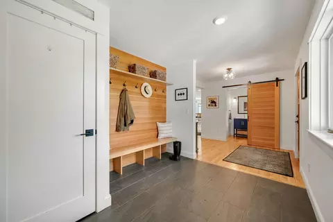 Entry Way - 17 Winding Brook Rd, Jericho, VT 05465 photo 4 of 10