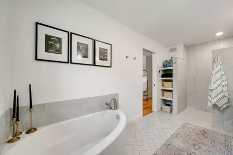 Bath - 17 Winding Brook Rd, Jericho, VT 05465 photo 3 of 7