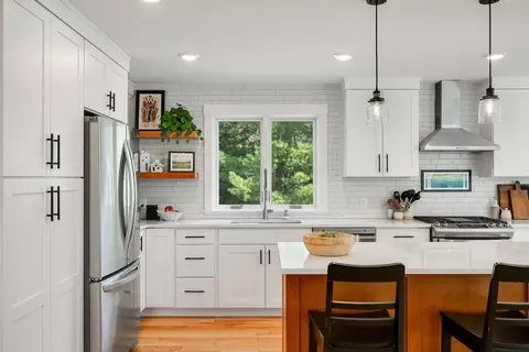 Kitchen - 17 Winding Brook Rd, Jericho, VT 05465 photo 3 of 7