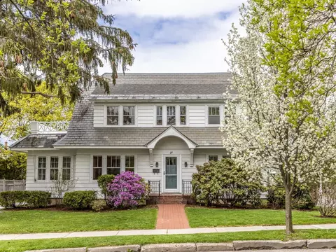 28 Henderson Ter, Burlington, VT 05401
