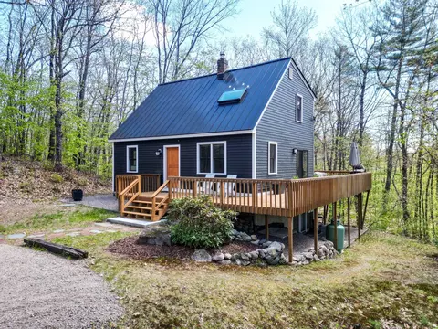 9 Oak Ridge Rd, Madison, NH 03849