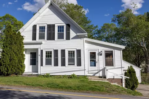 8 Old Manchester Rd, Raymond, NH 03077