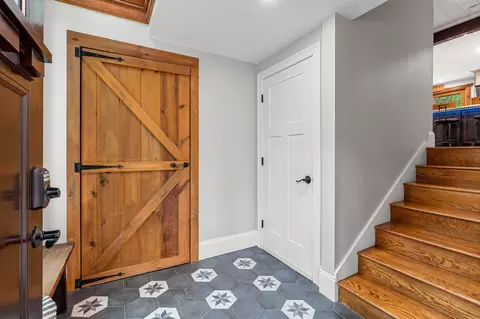 Entry Way - 32 Morrison Rd, Windham, NH 03087 photo 2 of 6