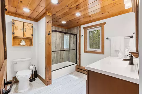 Bath - 32 Morrison Rd, Windham, NH 03087 photo 2 of 3