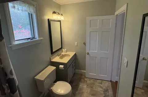 Bath - 80 St Laurent St, Epping, NH 03042 photo 2 of 2